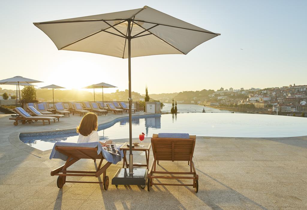 The Yeatman Hotel Vila Nova de Gaia Luaran gambar The pool at the Four Seasons Hotel